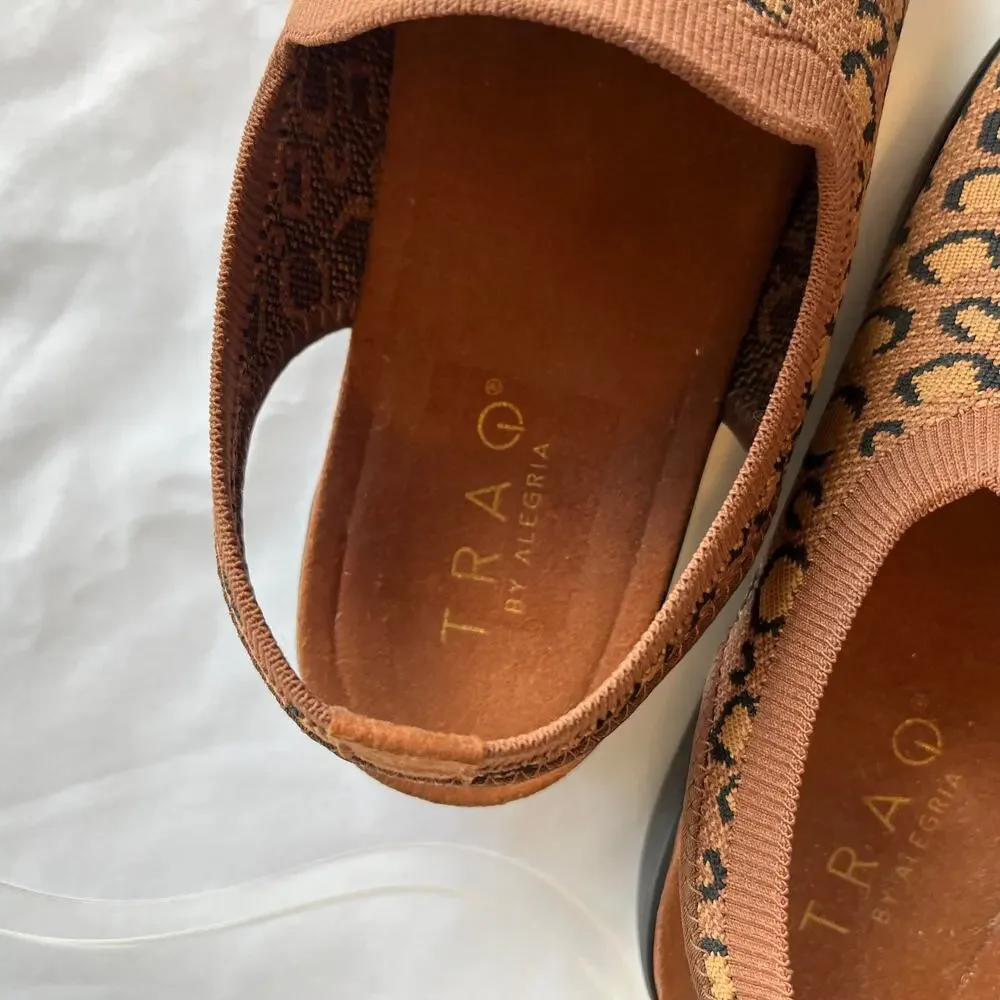 TRAQ by Alegria Barett Leopard Knit Sport Sandals 9.5